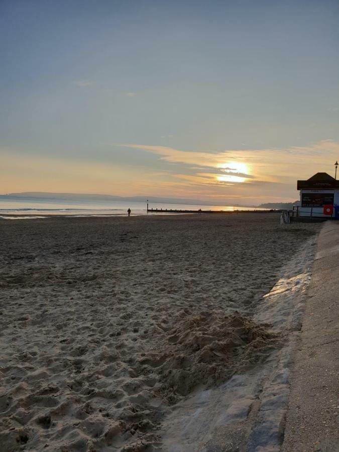 Holiday Home Hot Tub & Sauna Bournemouth Kültér fotó